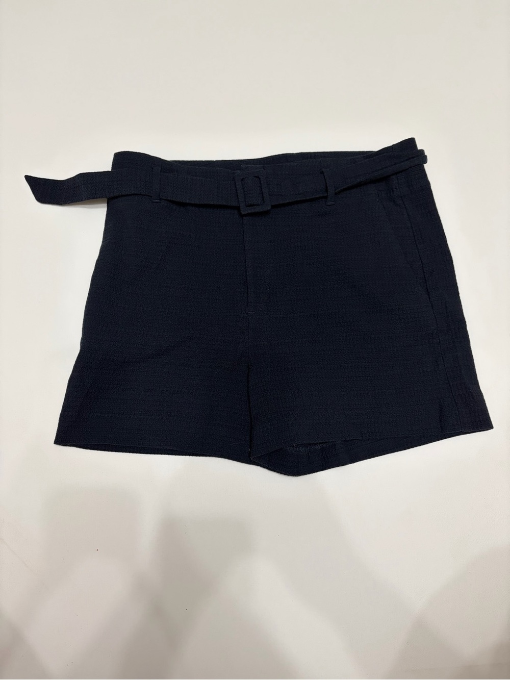 Banana Republic Womens High Waist Shorts Size 12 Textured
Navy Blue With Belt